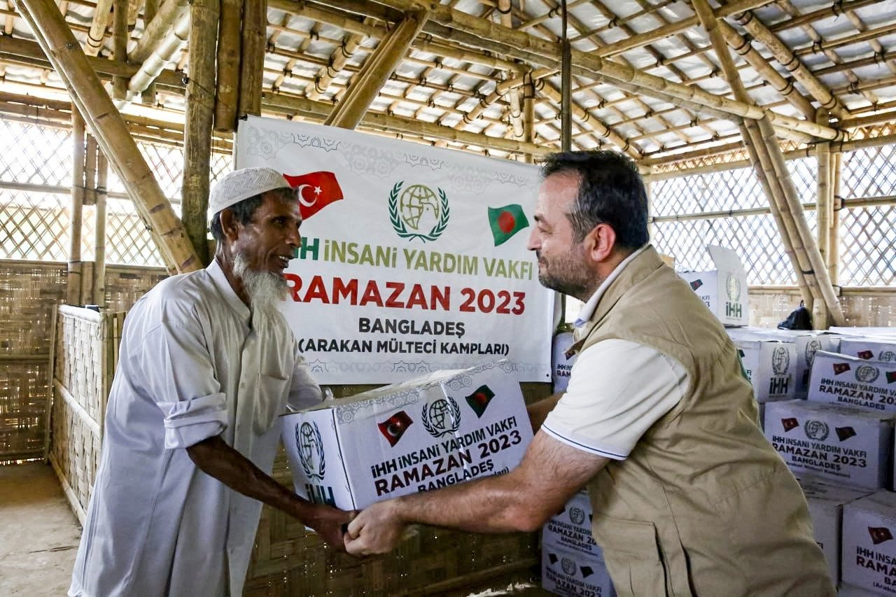 ihh-konya-bu-ramazanda-da-yardimlarini-esirgemeyecek-002.jpg