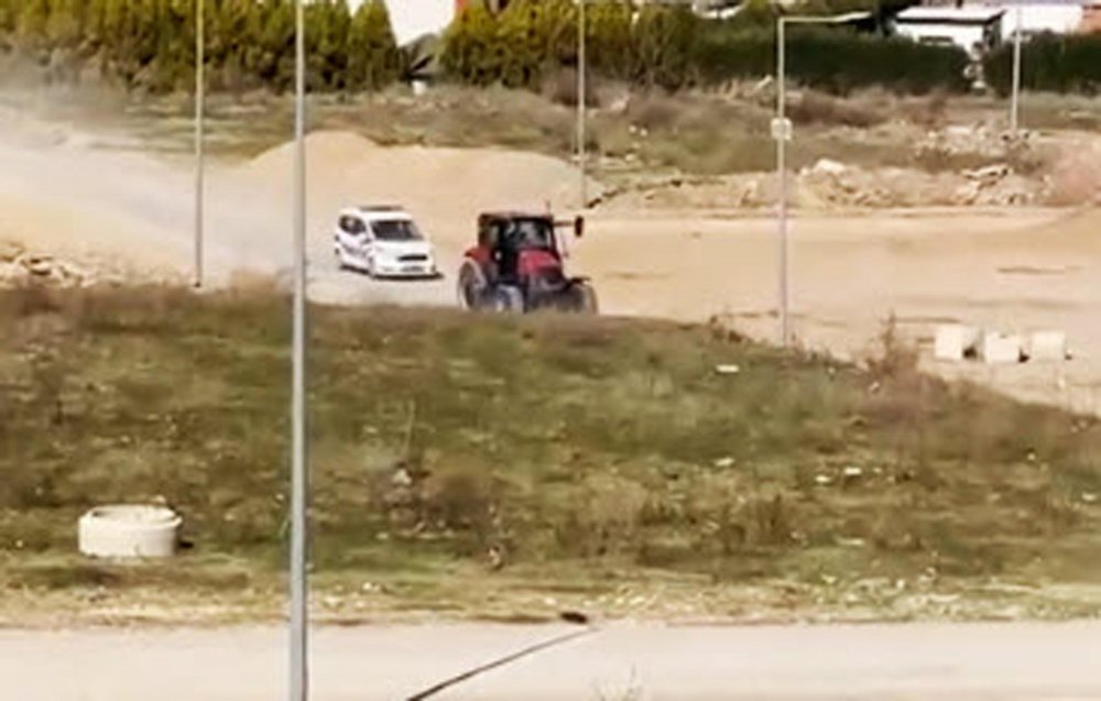 Manisa'da 'dur' ihtarına uymayan traktör sürücüsü gündem oldu! Bakın ne ceza aldı