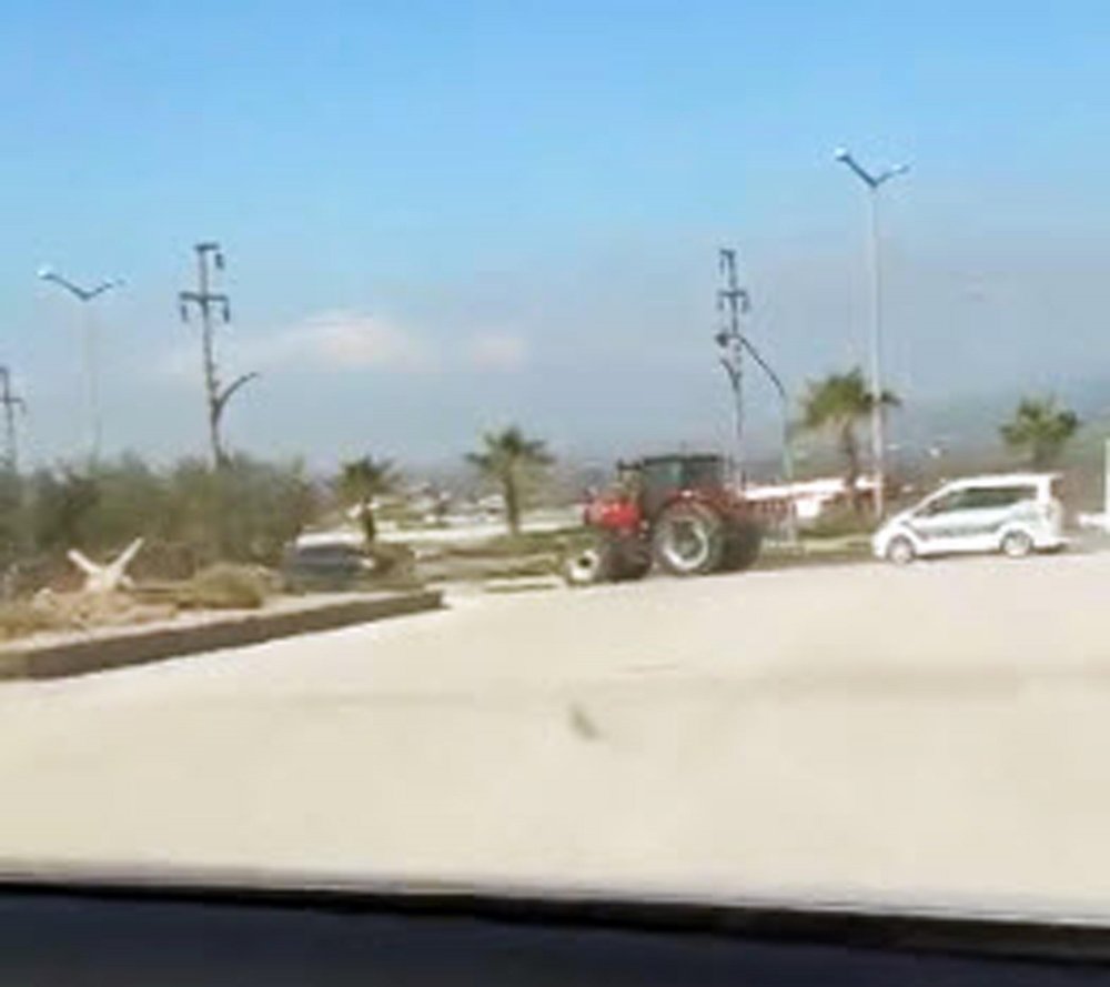 Manisa'da 'dur' ihtarına uymayan traktör sürücüsü gündem oldu! Bakın ne ceza aldı
