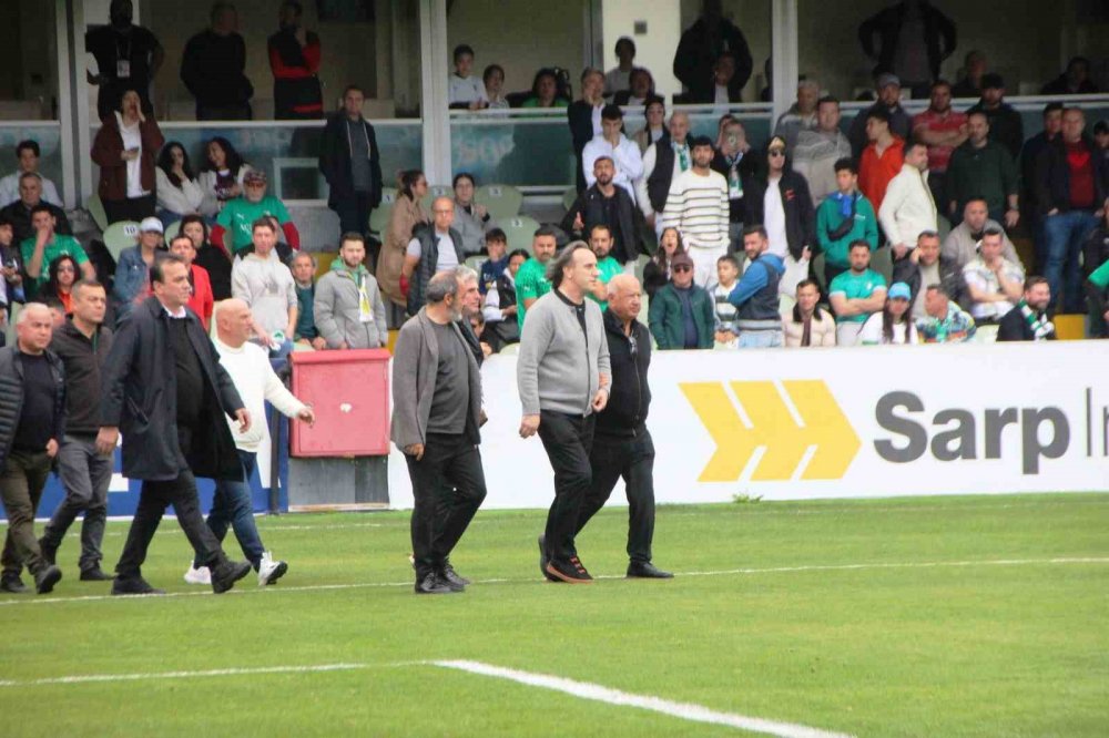 Bodrum FK-Eyüpspor maçında olaylar çıktı, kaymakam sahaya indi