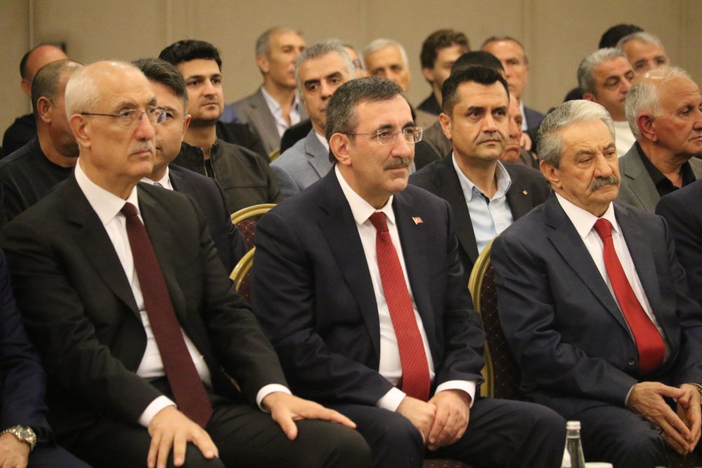 Cevdet Yılmaz: Ekonomimiz tarihinde ilk kez 1 trilyon dolar seviyesini geçti