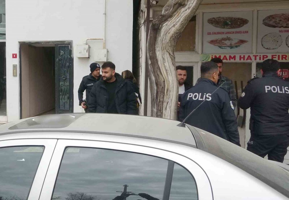 Yaşlı adam asansörde ölü bulundu