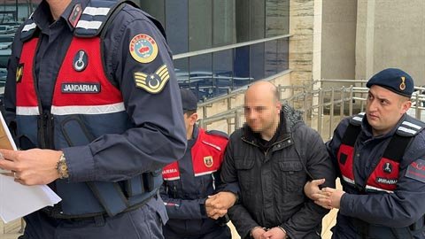 Polislere direnip başörtülü kadına hakaret eden müdür yardımcısı açığa alındı