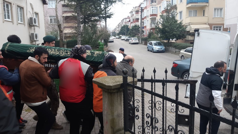 TIR'la çarpıştığı kazada ölen motokurye toprağa verildi