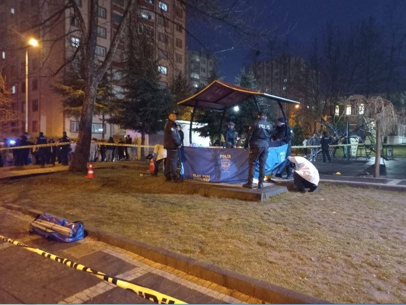 Parkta silahlı kavga: 1 ölü