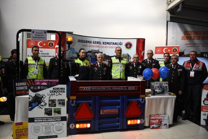 Jandarma Genel Komutanı Orgeneral Arif Çetin, Konya Tarım Fuarı'nı ziyaret etti