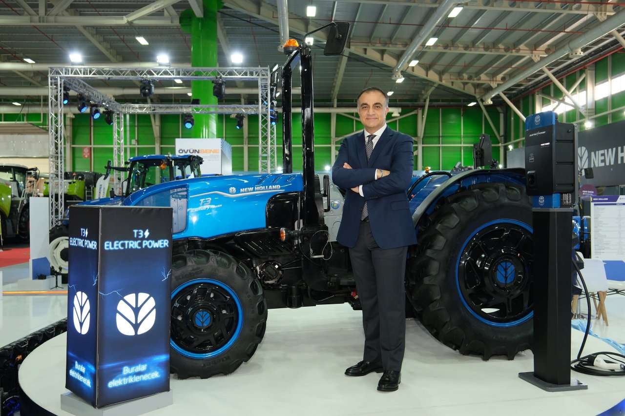 new-hollandin-elektrikli-traktoru-konya-tarim-fuarinda-gorucuye-cikiyor.jpg