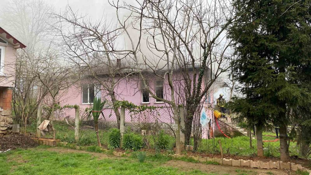 Kocaeli'de evde çıkan yangın sonu oldu