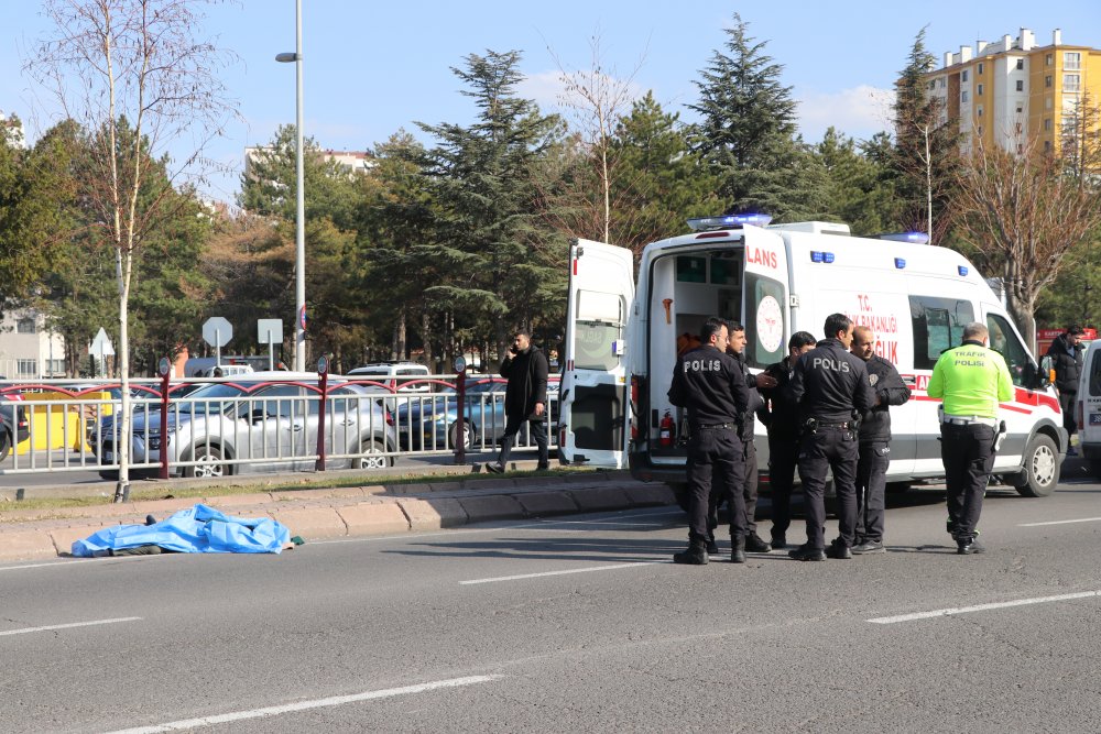 Otomobilin çarptığı yaya öldü