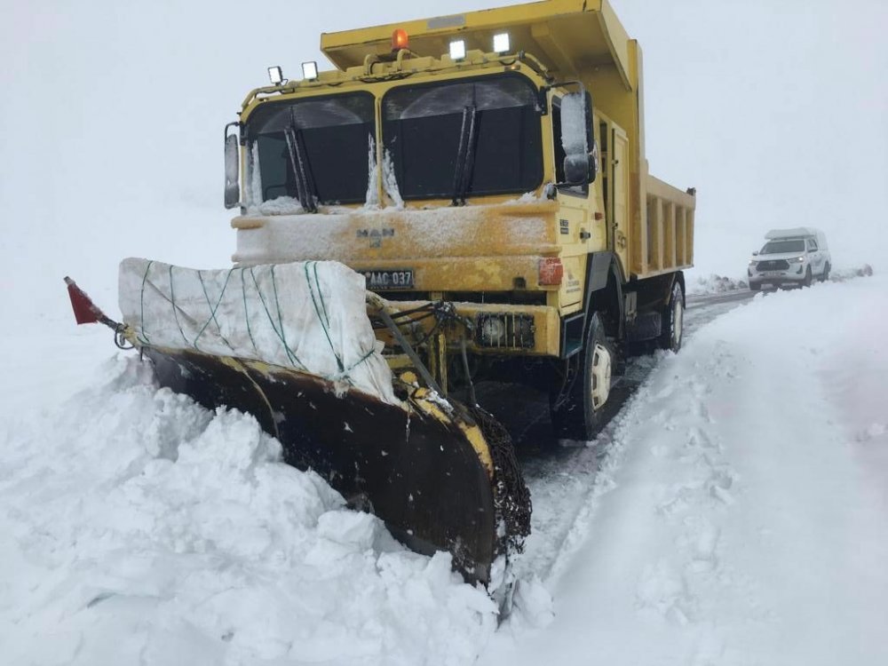 5 köy yolu kardan kapandı