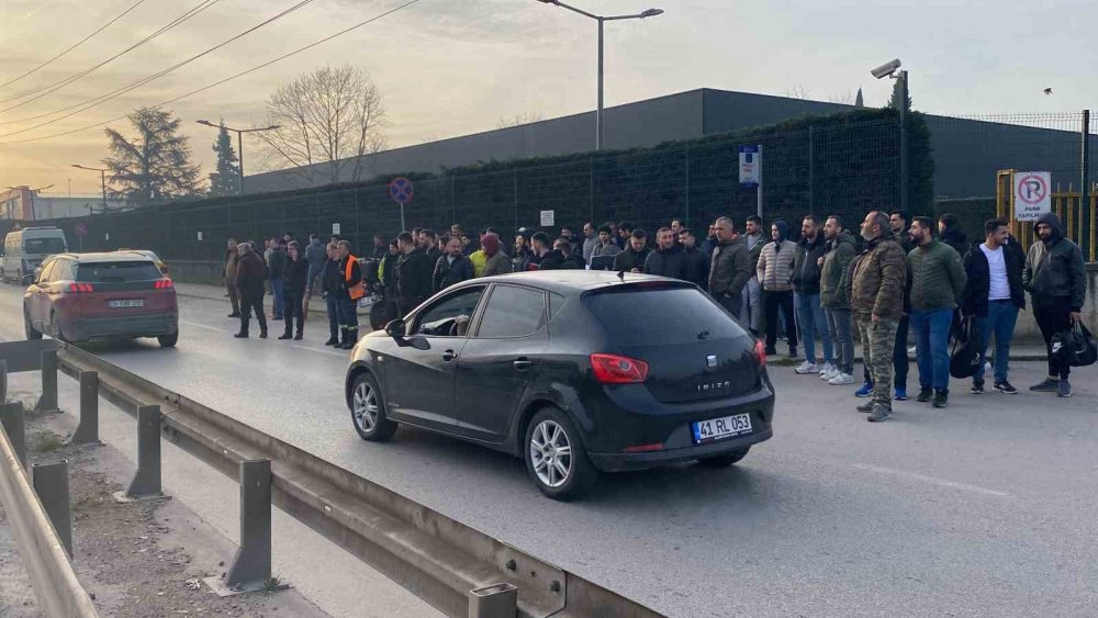 Kocaeli’de kaza... Sürücünün bacağı koptu