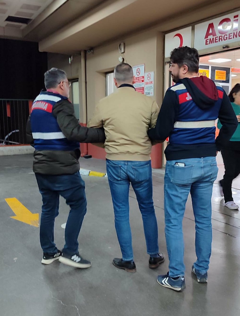 İzmir merkezli 7 ilde FETÖ operasyonu: 18 gözaltı