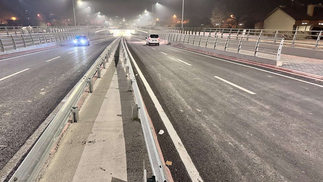 konya-trafigini-rahatlatacak-alt-gecit-kismen-trafige-acildi-001.jpg