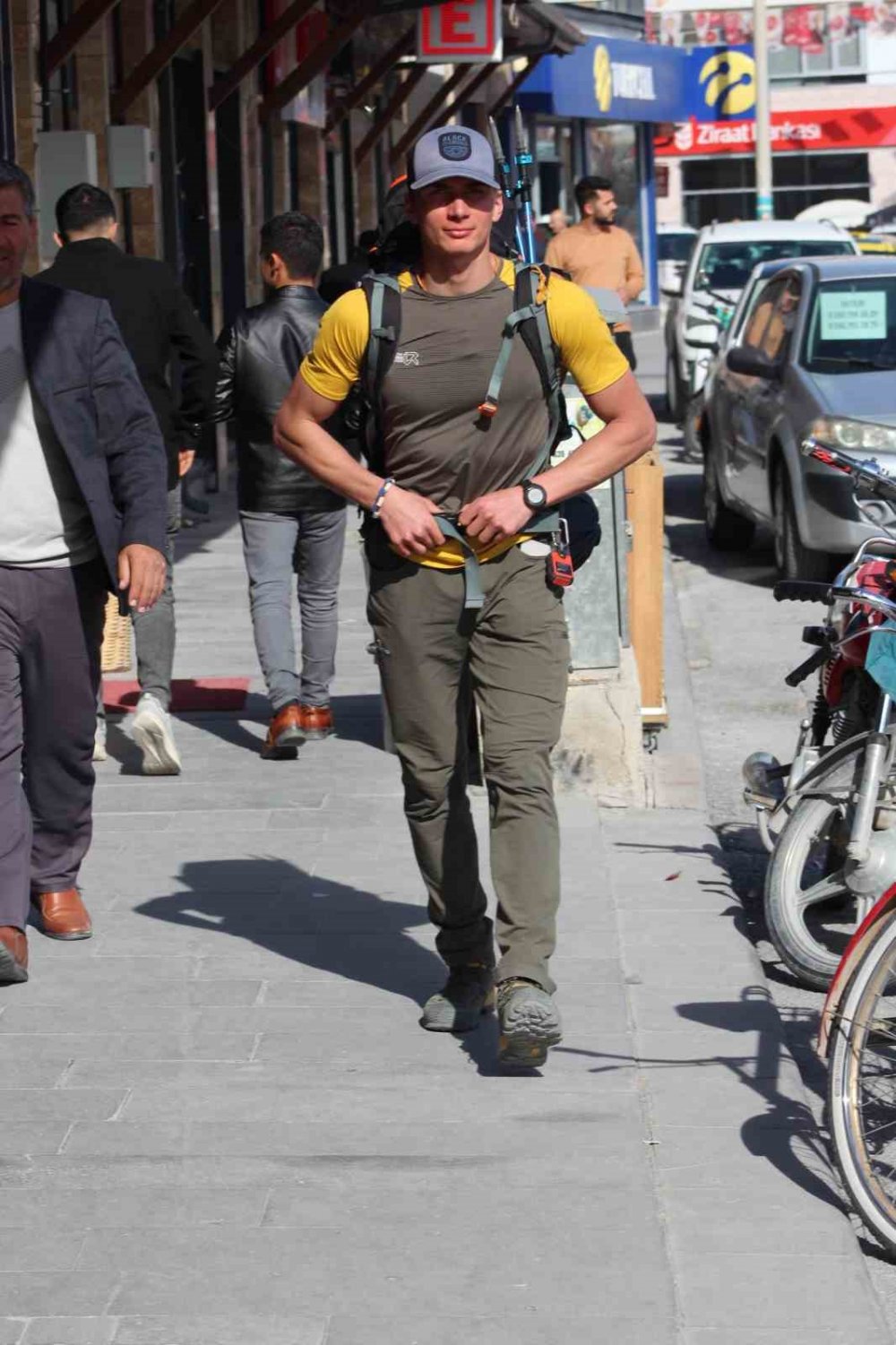 Otostopla dünya turuna çıkan İtalyan turist Konya’da