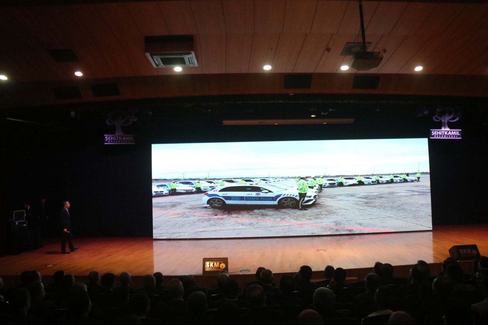 Bakan Yerlikaya: Vatandaşımıza kimse şekil yapamaz, racon kesemez