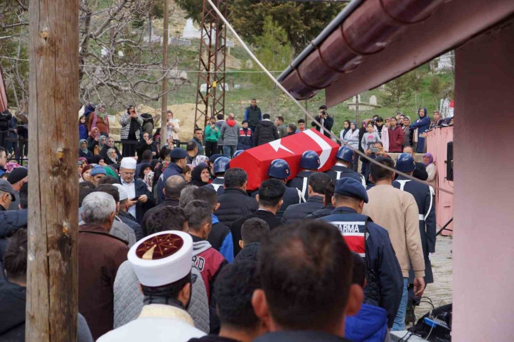 Kazada ölen uzman çavuşa Karaman’da acı veda