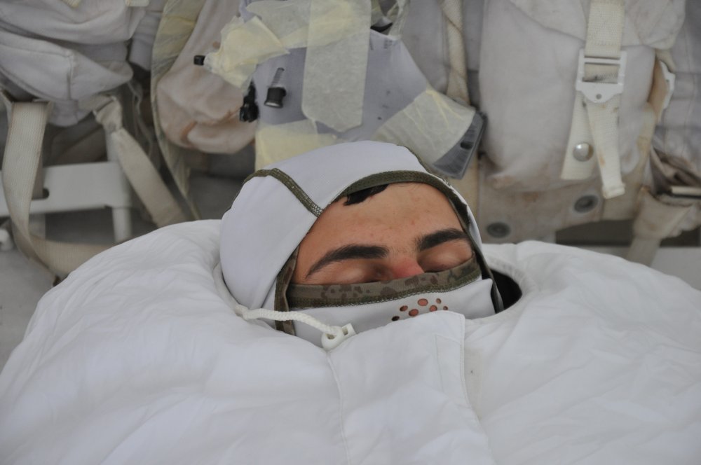 Komandoların eksi 25 derecede zorlu eğitimi