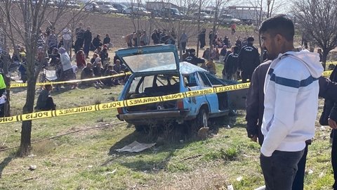 Konya’da otomobil, otobüs durağına daldı: 3 ölü, 6 yaralı