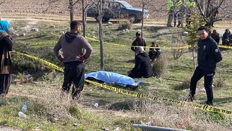 Konya’da otomobil, otobüs durağına daldı: 3 ölü, 6 yaralı