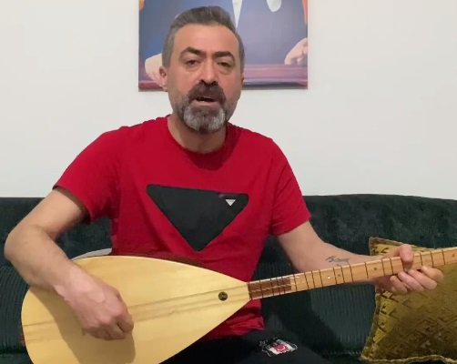 Sosyal medyadan 'Beni evlatlarımdan başkası affetmesin' diye yazan yerel sanatçı, yarım saat sonra otobüsün altında can verdi