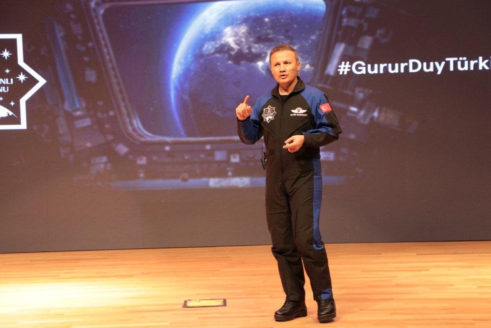 Alper Gezeravcı: İlim Çin'de de olsa, kutuplarda da olsa gidip alacağız