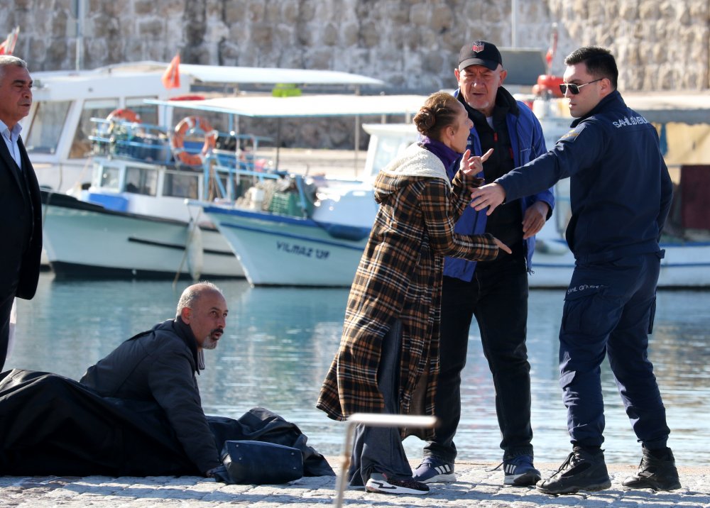 Falezlerden denize düşmüştü... Babadan, ölen oğluna son bakış