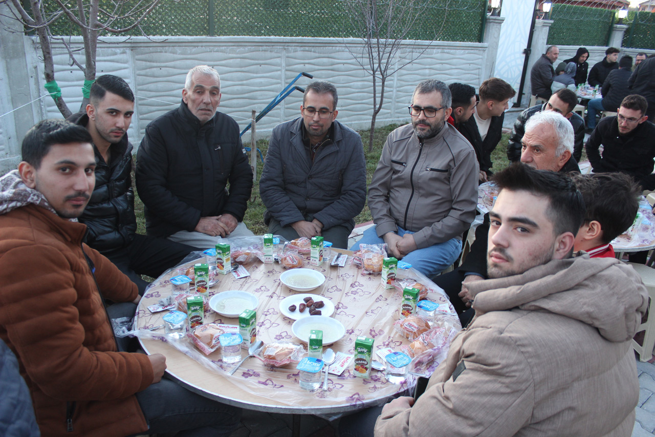huzur-otomotiv-iftar-8.jpg