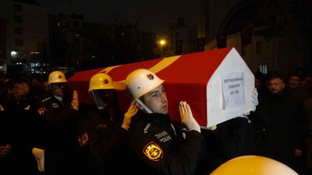 Kazada şehit olan Bingöllü polis son yolculuğuna uğurlandı