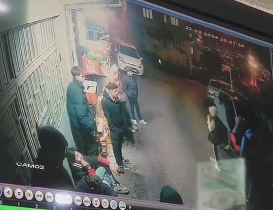 Başıboş Pitbull 2 çocuğu ısırdı!