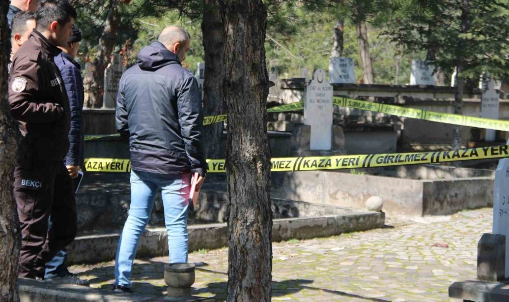 Kayseri'de mezarlıkta öyle bir şey bulundu ki! Görenler şok oldu
