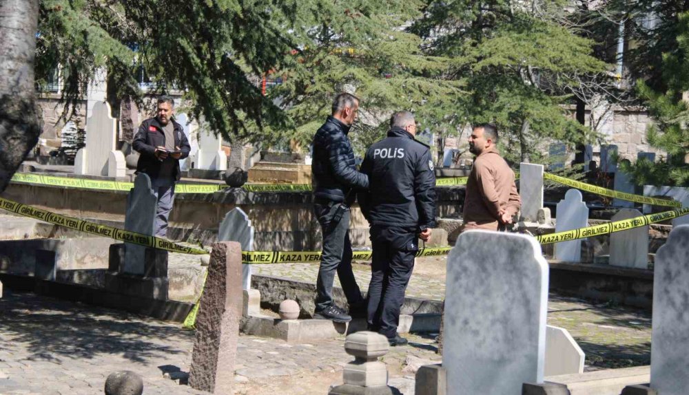 Kayseri'de mezarlıkta öyle bir şey bulundu ki! Görenler şok oldu