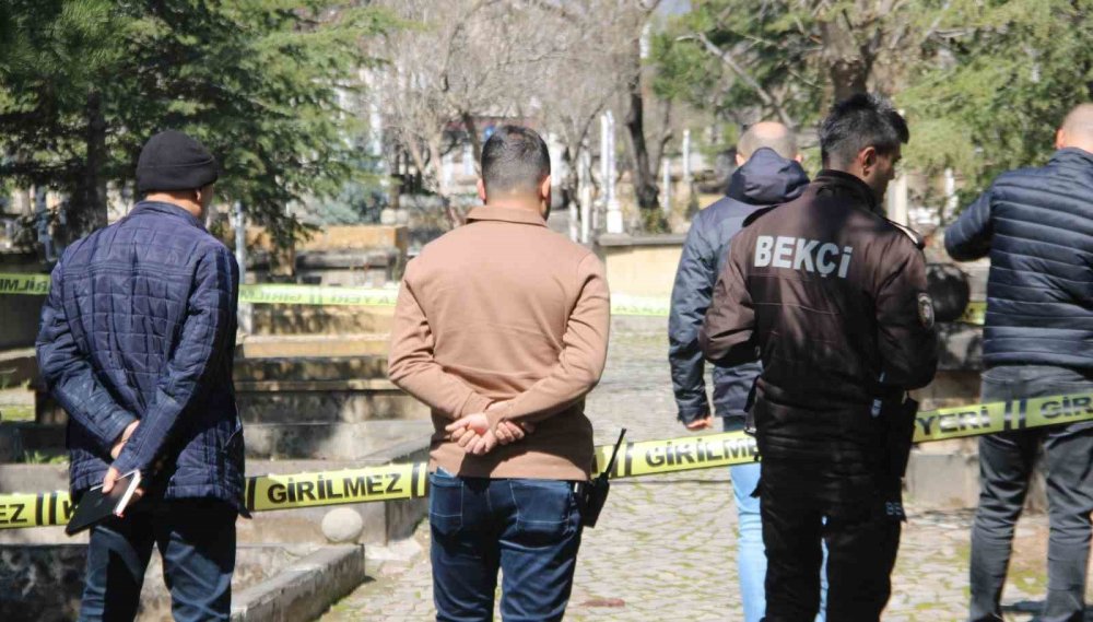 Kayseri'de mezarlıkta öyle bir şey bulundu ki! Görenler şok oldu