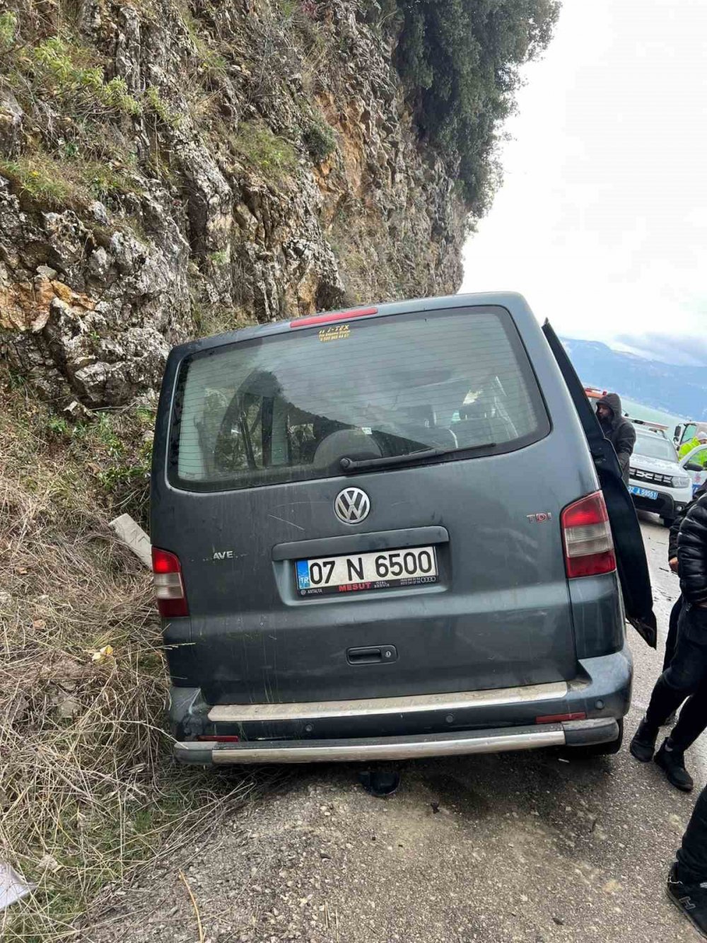 Isparta-Konya karayolunda feci kaza! 1’i ağır 3 yaralı