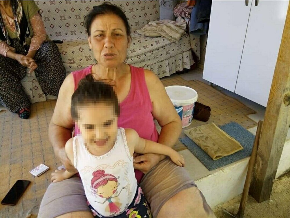 İzmir'de 2 otomobil çarpıştı; evli çift öldü, 3 yaralı