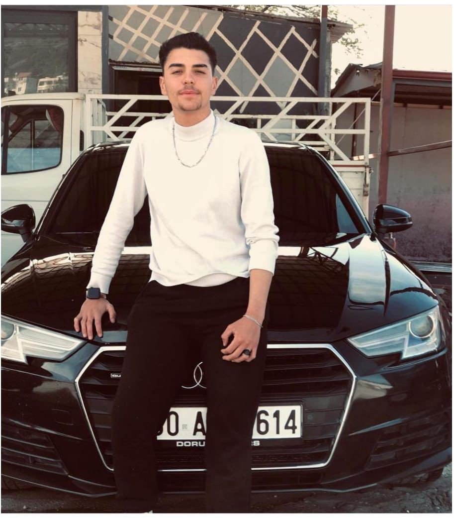 Motosiklet yön levhasına çarptı, 18 yaşındaki sürücü hayatını kaybetti