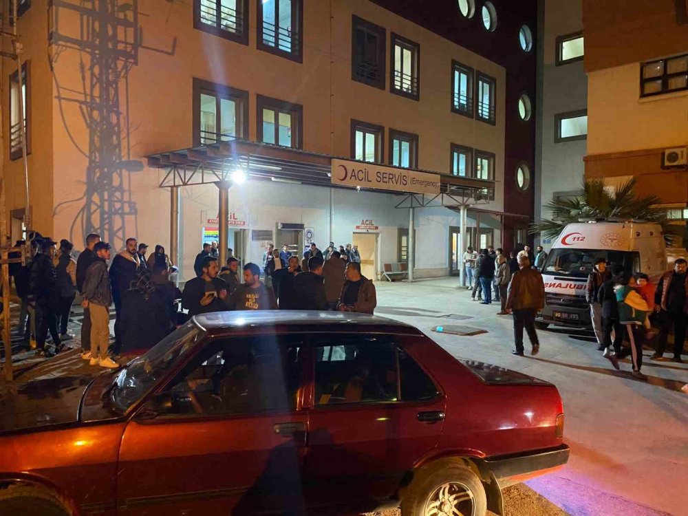 Motosiklet yön levhasına çarptı, 18 yaşındaki sürücü hayatını kaybetti