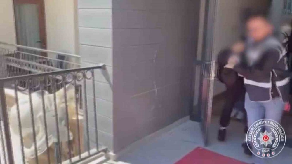 Sahte polis kimliği kullanan şahıs yakayı ele verdi