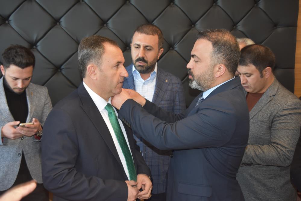 chp-bitlis-belediye-baskan-adayi-ak-partiye-gecti.jpg