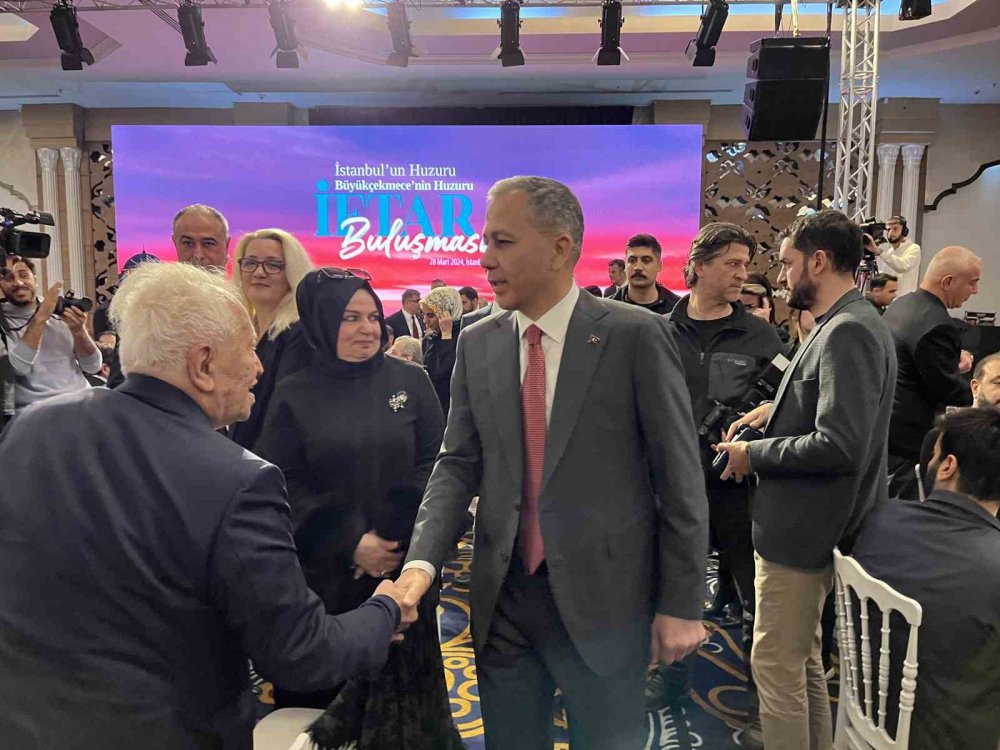 Yerlikaya: "Beraberliğimize, kim yan bakıyorsa biz de onlara düz bakacak değiliz”