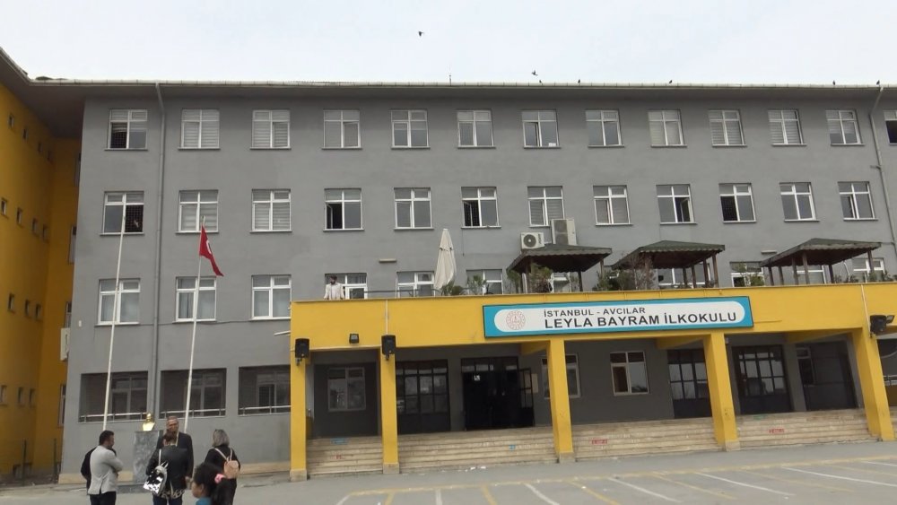 Bu okuldaki seçmen sayısı, 359 ilçenin nüfusundan fazla