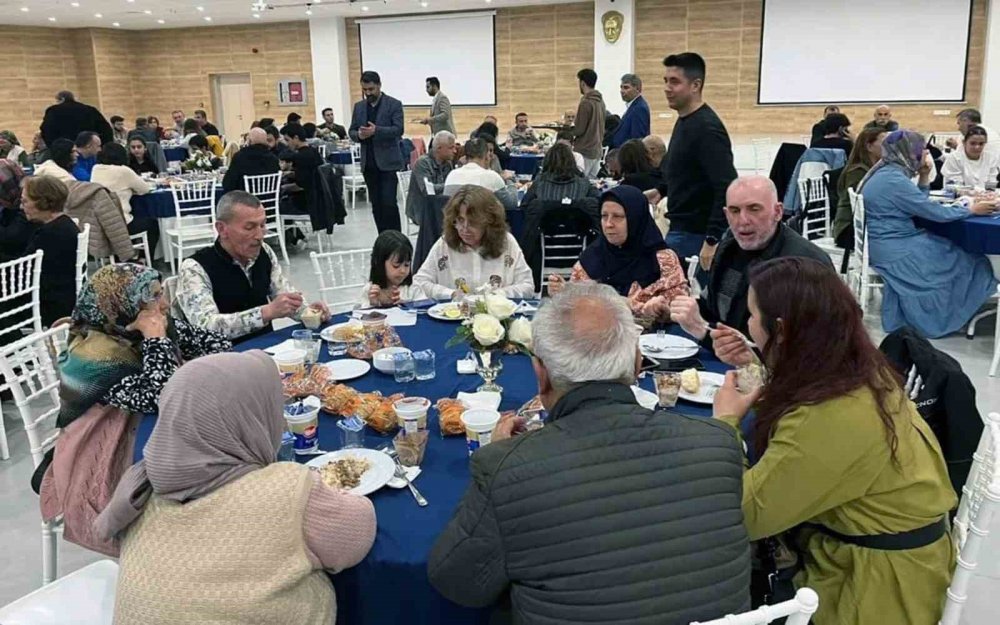 Konyalılar ve Karamanlılar iftarda buluştu
