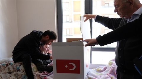 Konya'da seyyar sandık evlere gitti