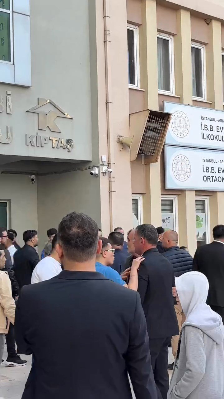 Muhtar adaylarının yakınları birbirine girdi