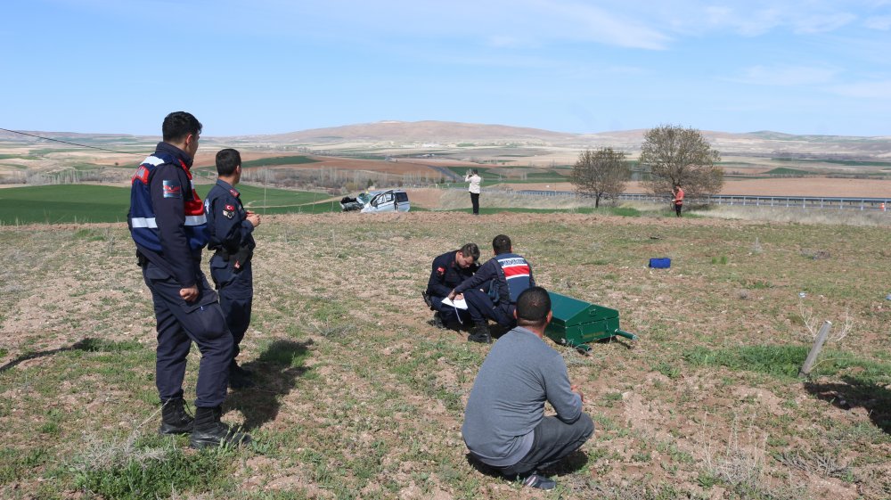 Oy kullanmaya giden aile kaza yaptı: 1 ölü, 2 yaralı