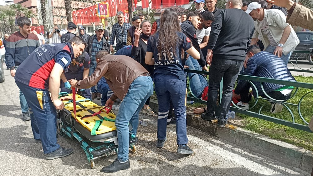 Yaya geçidinde otomobilin çarptığı anne öldü, 2 kızı yaralandı