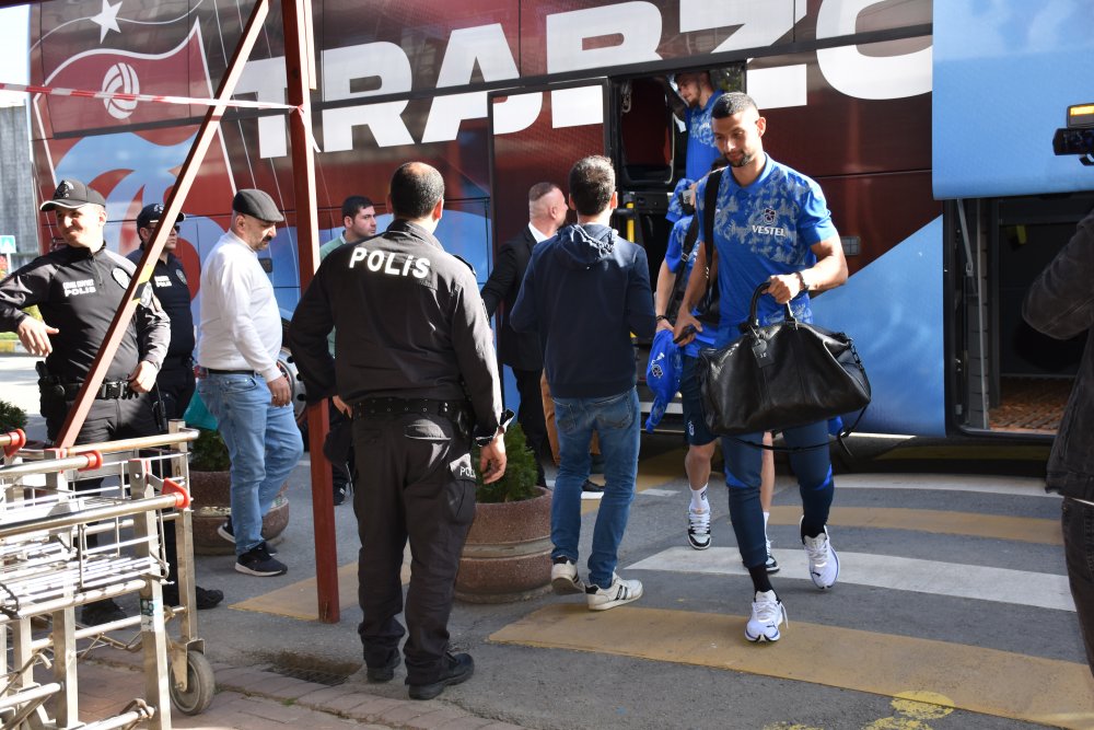 Trabzonspor, 6 eksikle Konya’ya hareket etti