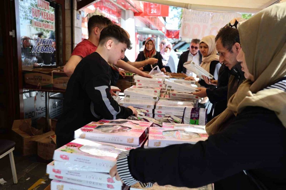 Konya'da renkli görüntüler...Bayram alışverişinde son gün yoğunluğu