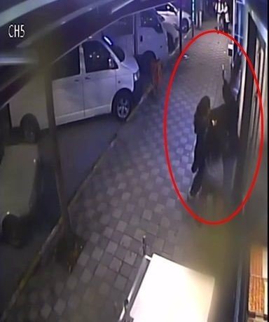 Sokak ortasında silahlı çatışma!