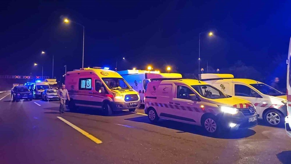 Yolcu otobüsü alev alev yandı