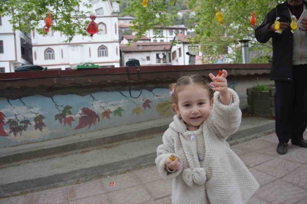 Askıda şeker etkinliğiyle bayrama tatlı dokunuş